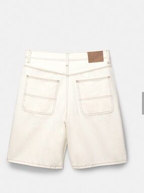Universal Thread 90’s High Rise Baggy Bermudas Cream Size 4
